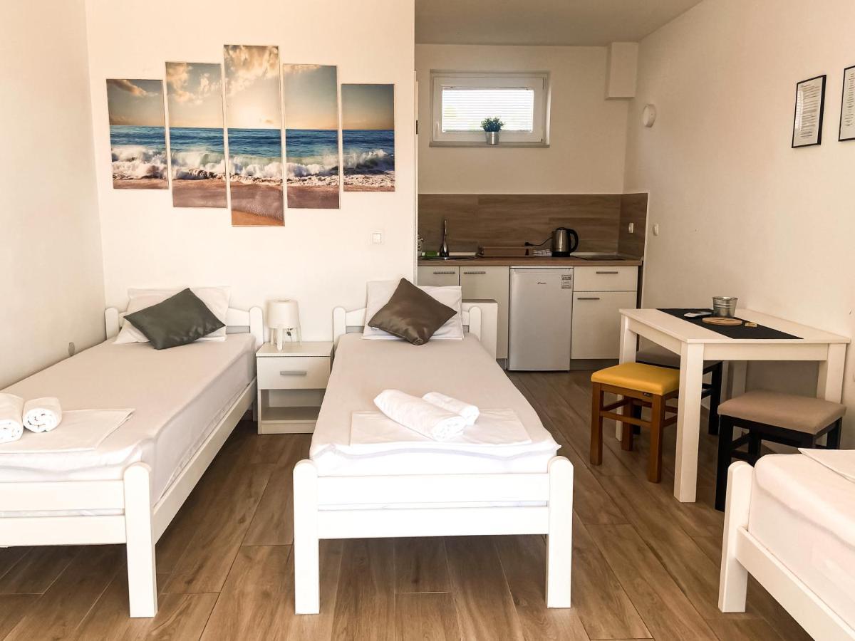 Alex Doll Apartment